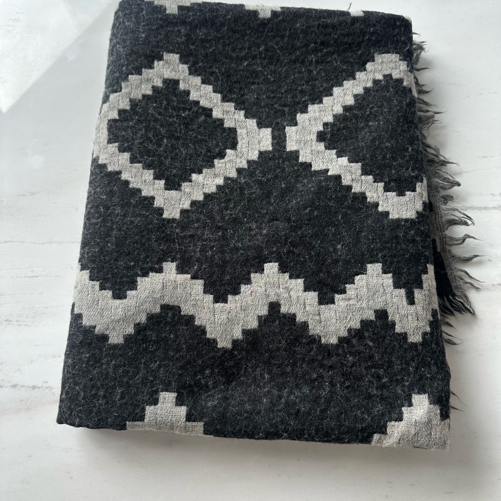 Geometric Black and Gray Wilfred Scarf